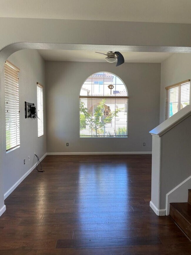 Building Photo - $3,990 - 4 BR - GORGEOUS SAN RAMON HOME IN...