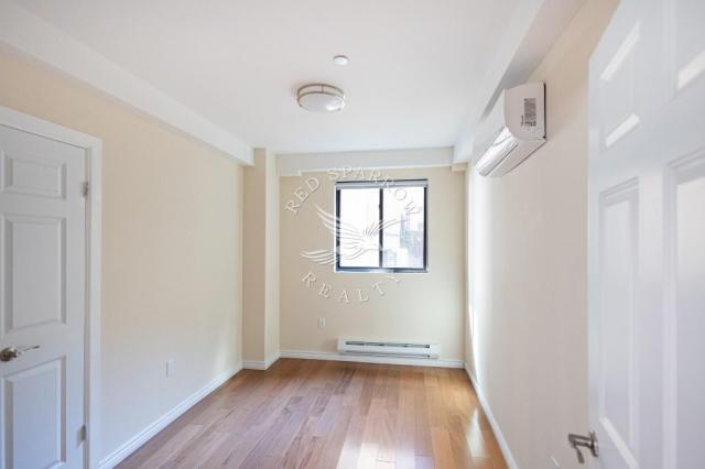 Foto del edificio - 1 bedroom in NEW YORK NY 10019