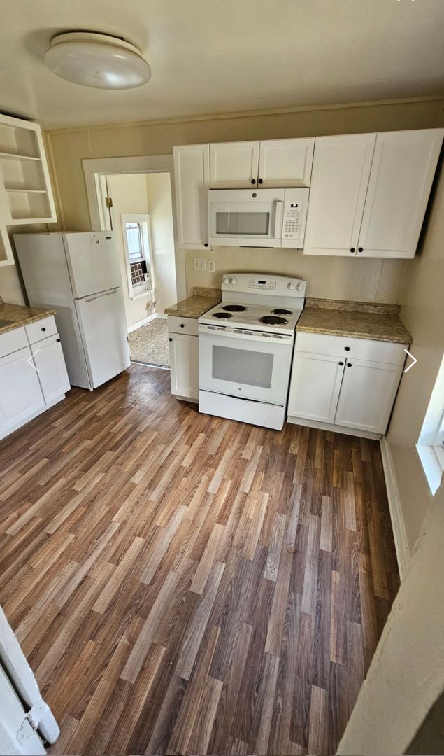 Building Photo - One bedroom one bath!