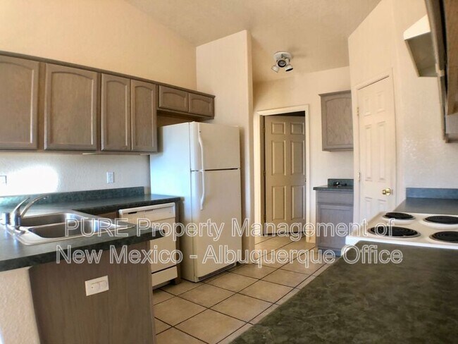 Foto del edificio - 4905 Kingsway Dr