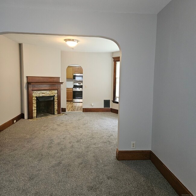 Building Photo - 583 Washington Ave