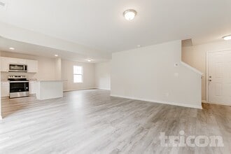 Building Photo - 2 Iron Horse Ct