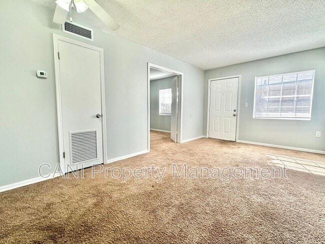 Foto del edificio - 2517 Caper Ln