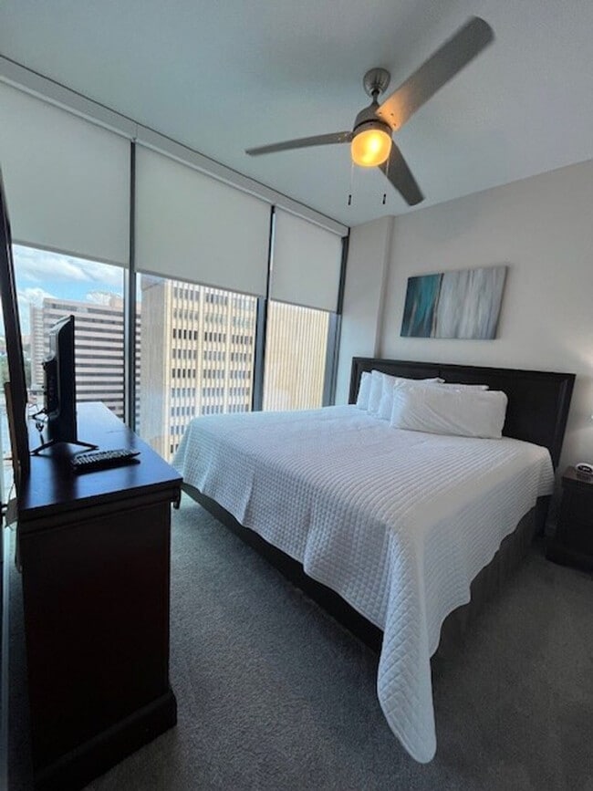 Foto del edificio - 3380 Peachtree Rd NE