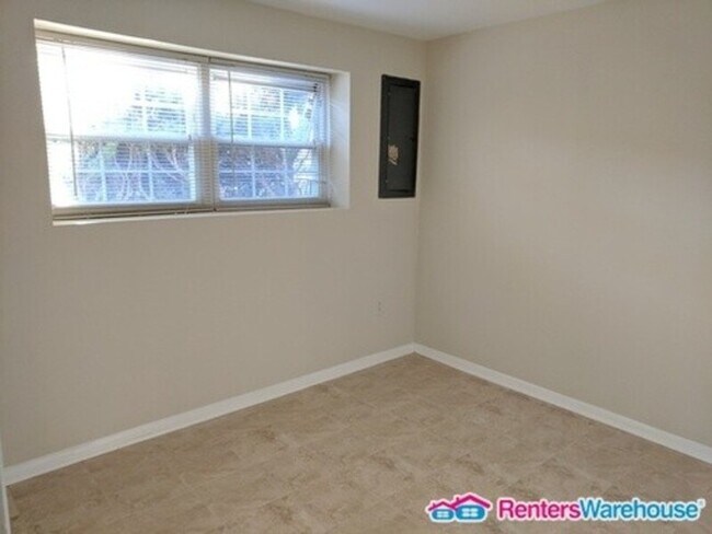 Building Photo - 18347 Honeylocust Cir