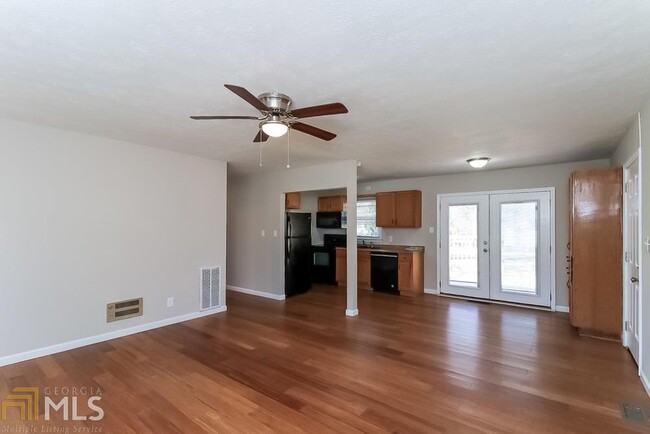 Foto del edificio - 5750 Hill Rd SW
