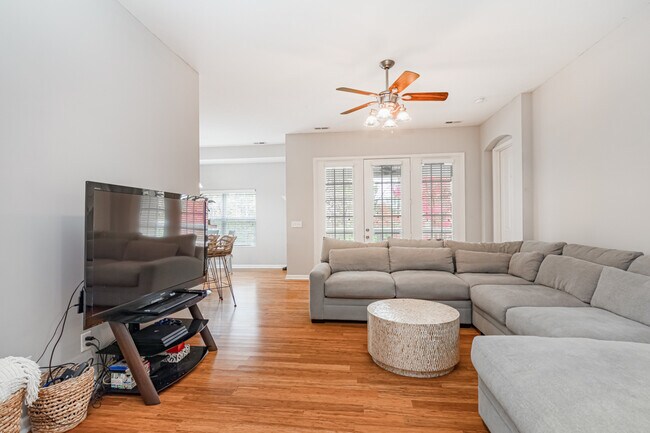 Foto del edificio - 9077 Polaris Lakes Dr