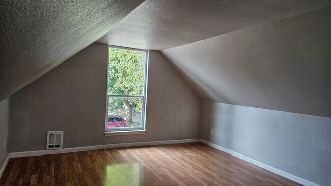 Foto del edificio - Super cute Duplex in heart of Tacoma (Uppe...