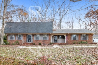 Building Photo - 908 Kelton Pl