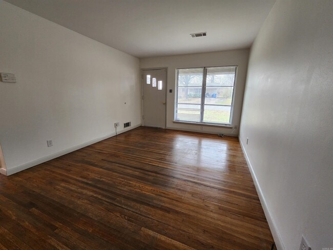 Building Photo - 4 La Vista Dr