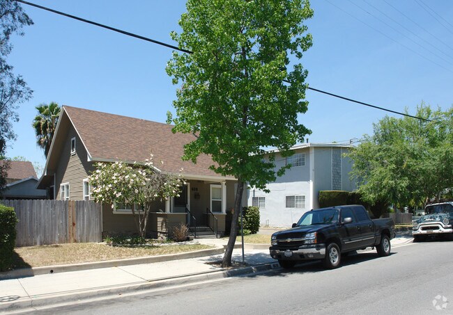 Building Photo - 609 S California Ave