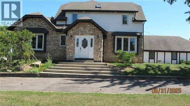 Building Photo - 580 3rd Rd E