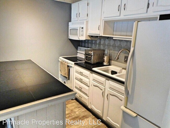 Foto del edificio - 1 br, 1 bath House - 1121 7th St W #A