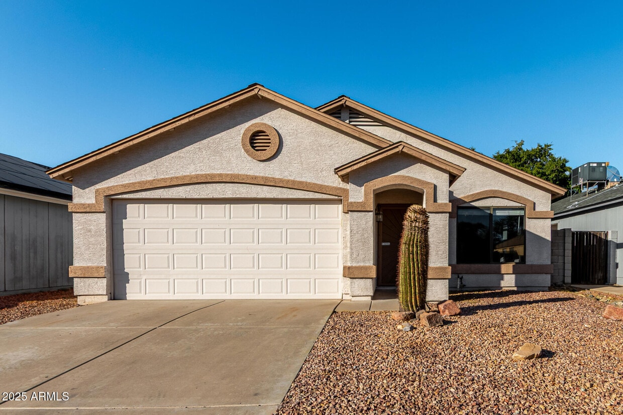 Primary Photo - 3122 W Donald Dr