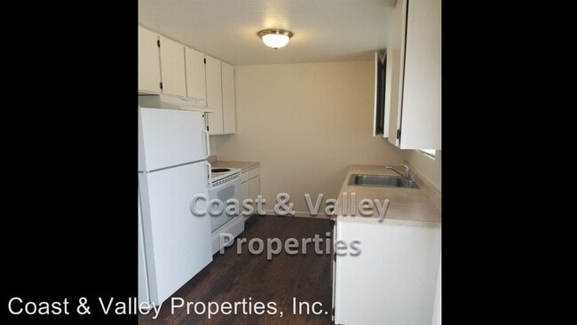 Building Photo - 3129 Bayer St