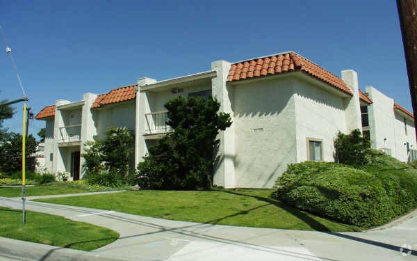 Building Photo - 2403-2409 W 227th St