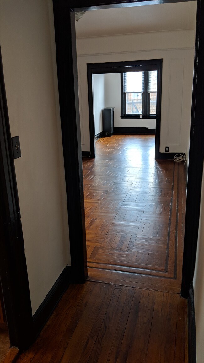 Foto del edificio - 6812 Owls Head Ct