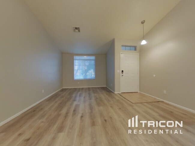 Building Photo - 12382 W Hopi St