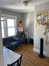 Building Photo - 173 Hillside St