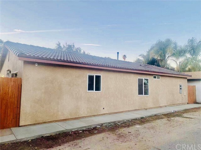 Foto principal - 4176 Douglass Ave