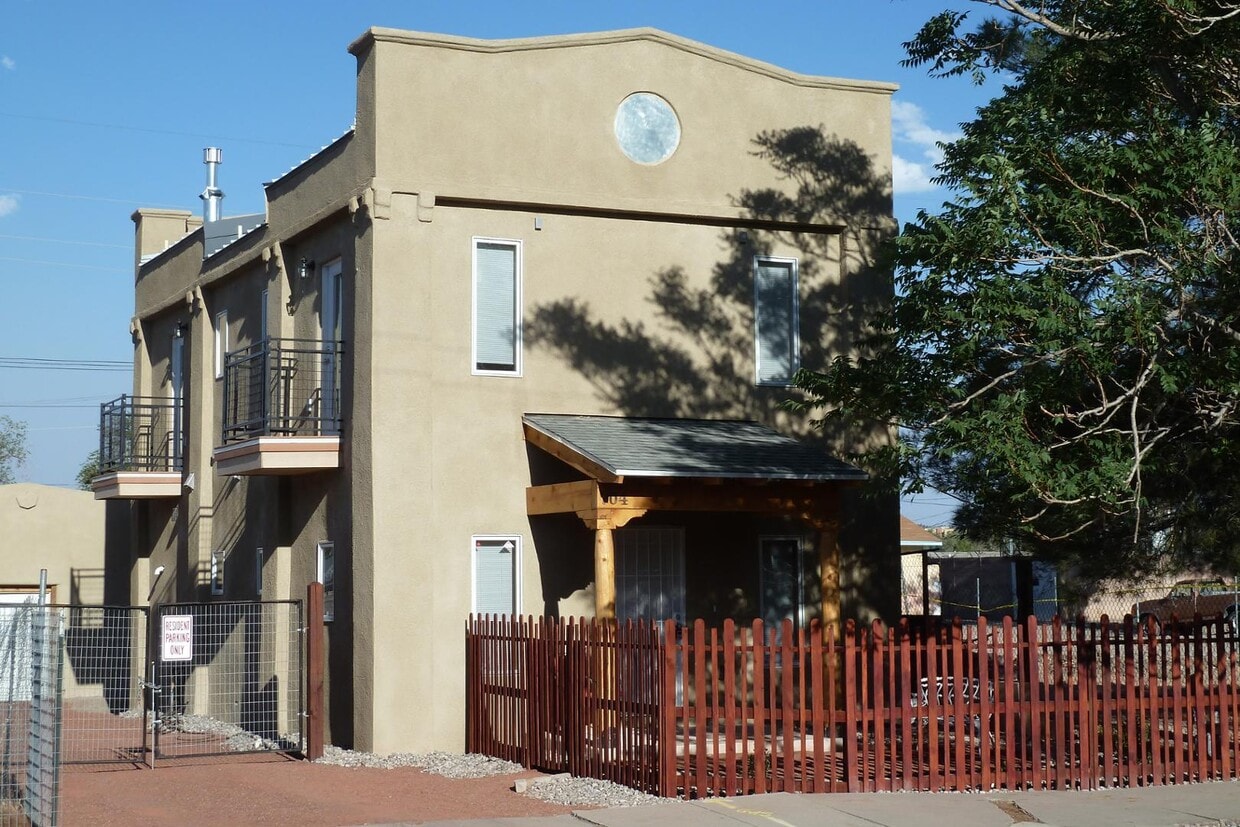 Primary Photo - 704 2nd St SW