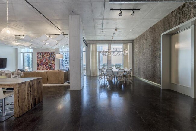 Foto del edificio - 800 W 5th St