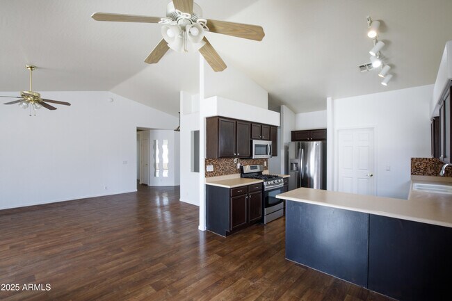 Foto del edificio - 909 E Harwell Rd