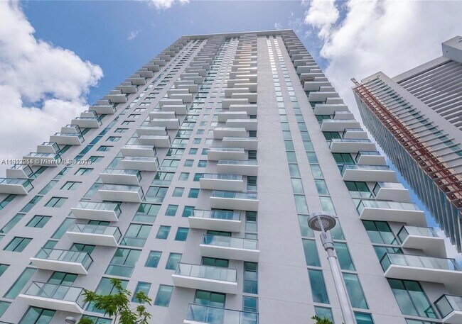 Foto del edificio - 501 NE 31st St
