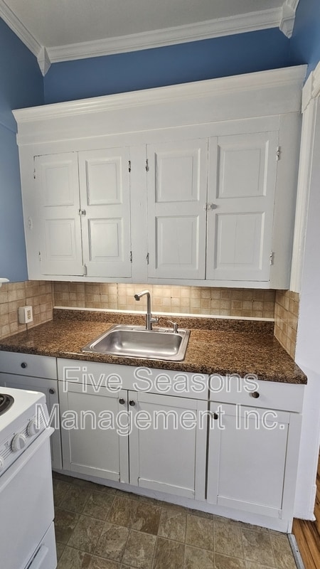 Building Photo - 25 Intervale Ave