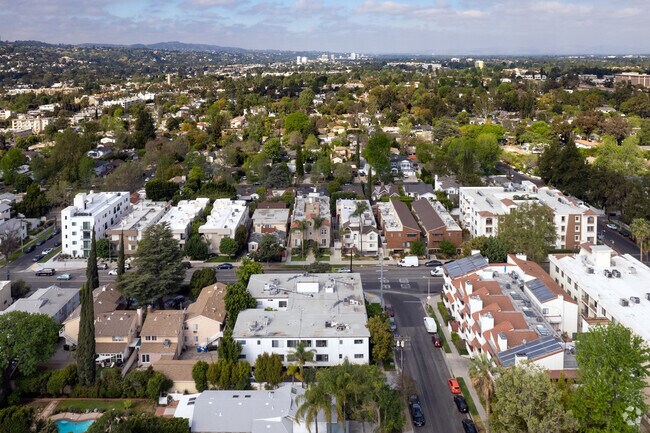 4551-4557 Coldwater Canyon Ave - Chelsea Place