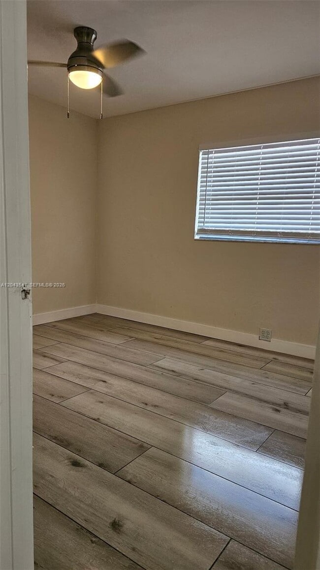 Building Photo - 418 Las Palmas Cir