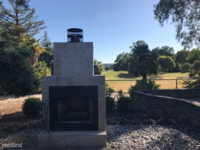 Building Photo - 3 br, 3 bath House - 3420 Midas Ave