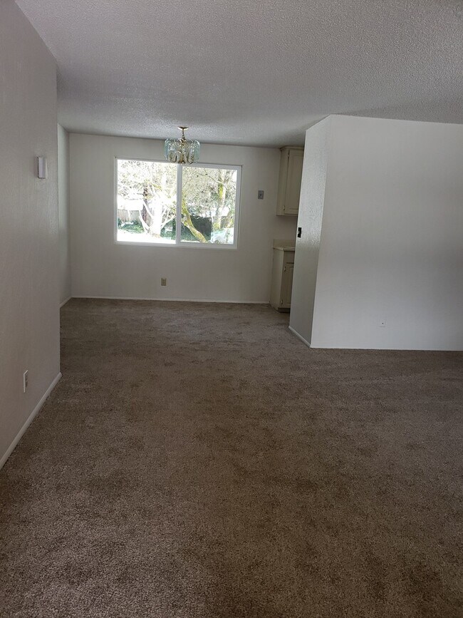 Photo - 371 Ivanhoe Ave House