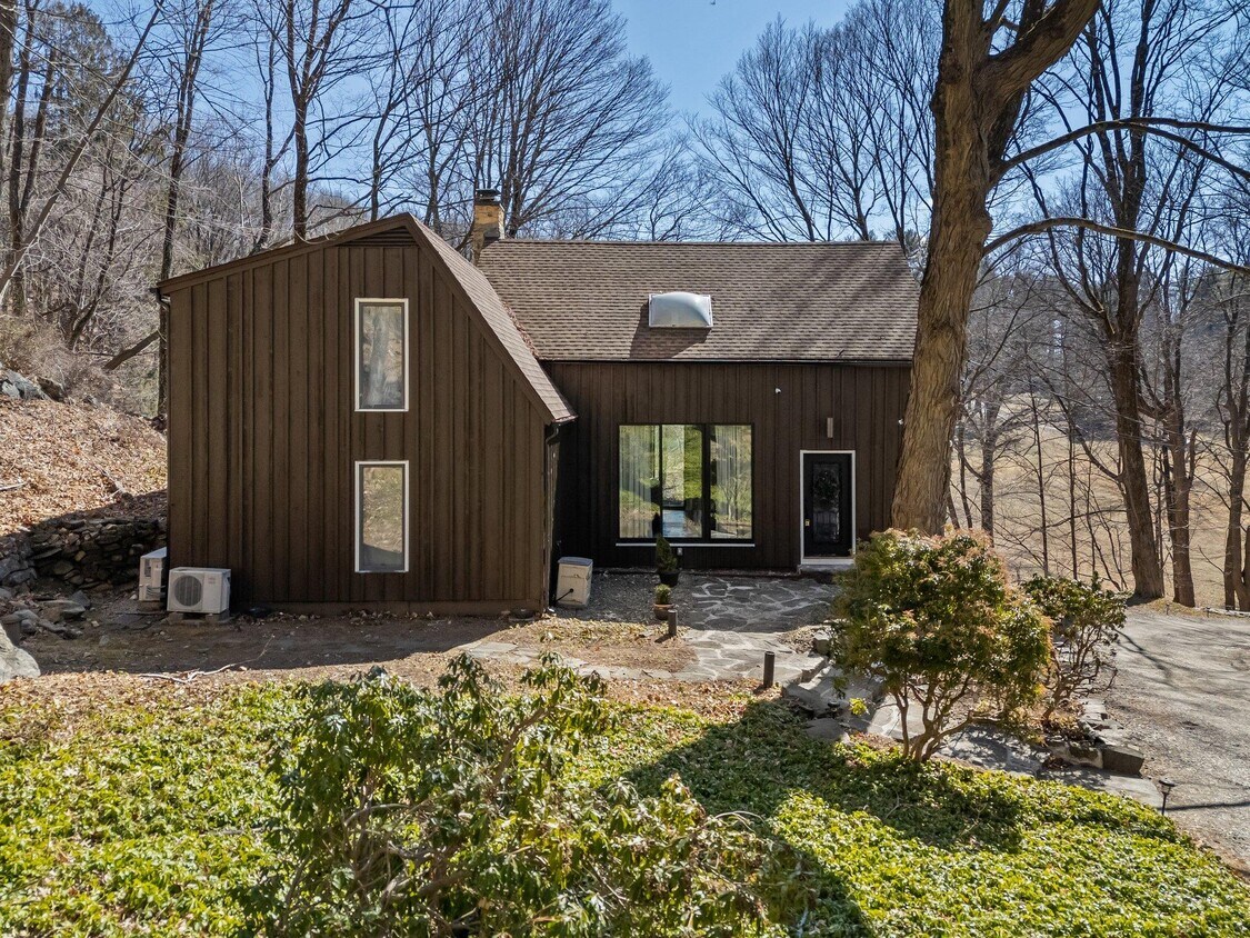 Foto principal - 200 Chestnut Ridge Rd