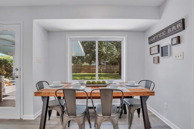 Foto del edificio - 402 Symons St