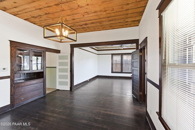 Building Photo - 309 N Mt Vernon Ave