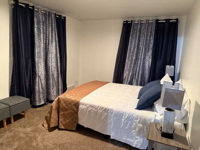 Foto del edificio - 4995 Hillcrest St