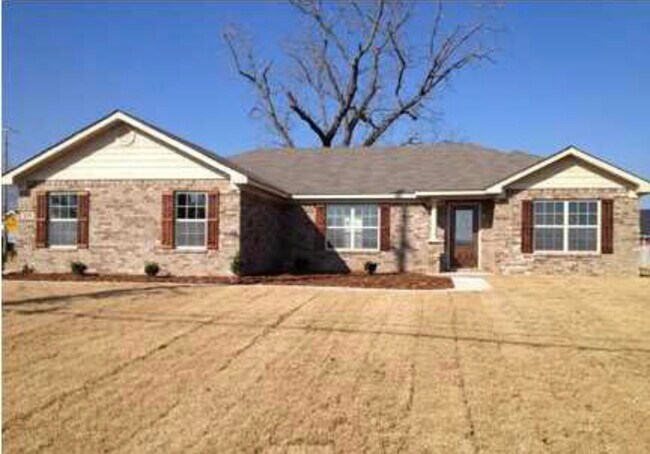 Building Photo - 379 Walker Ln