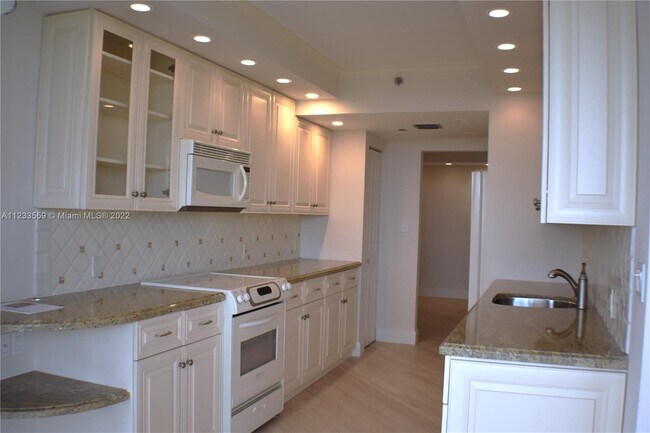 Foto del edificio - 20281 E Country Club Dr