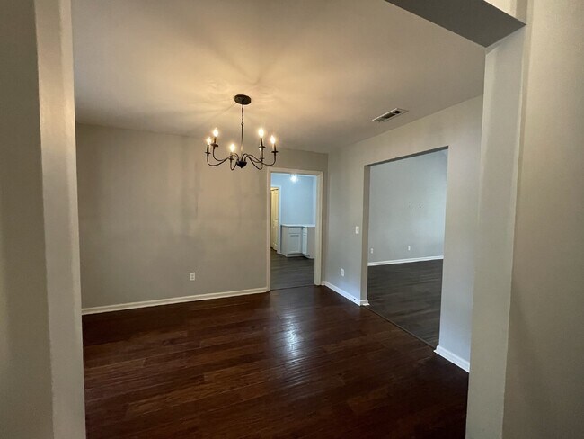 Building Photo - Home For Rent