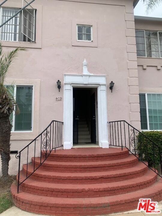 Building Photo - 409 E Regent St