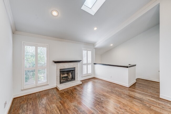 Building Photo - 708 Fowler St