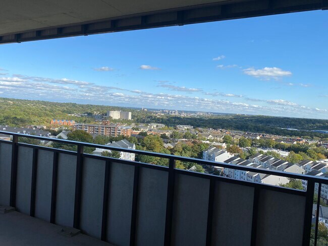 Foto del edificio - 250 S Reynolds St