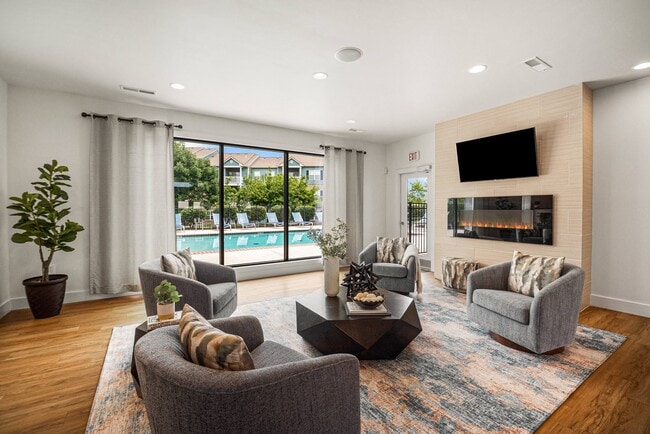 Building Photo - Aventura at Richmond