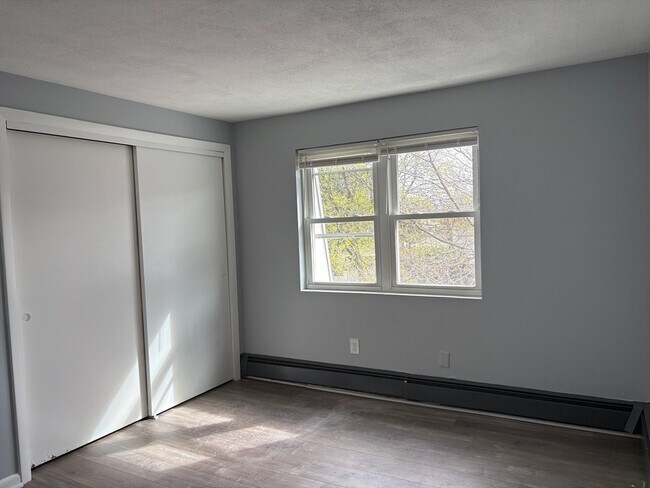 Foto del edificio - 90 Ford St