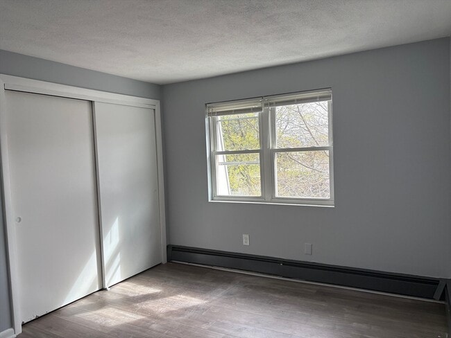 Building Photo - 90 Ford St