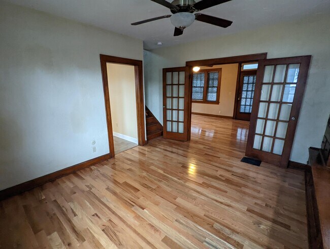 Building Photo - 2511 Ridge Ave