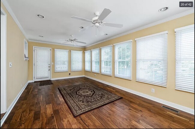 Foto del edificio - 570 E 6th St