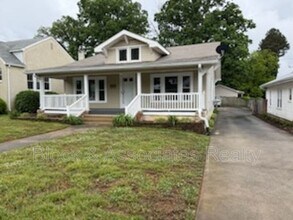 Building Photo - 1007 Sunset Ave