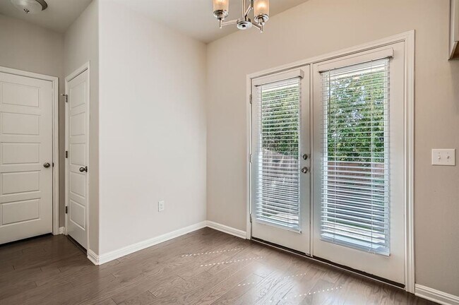 Building Photo - 131 Thelonious Dr